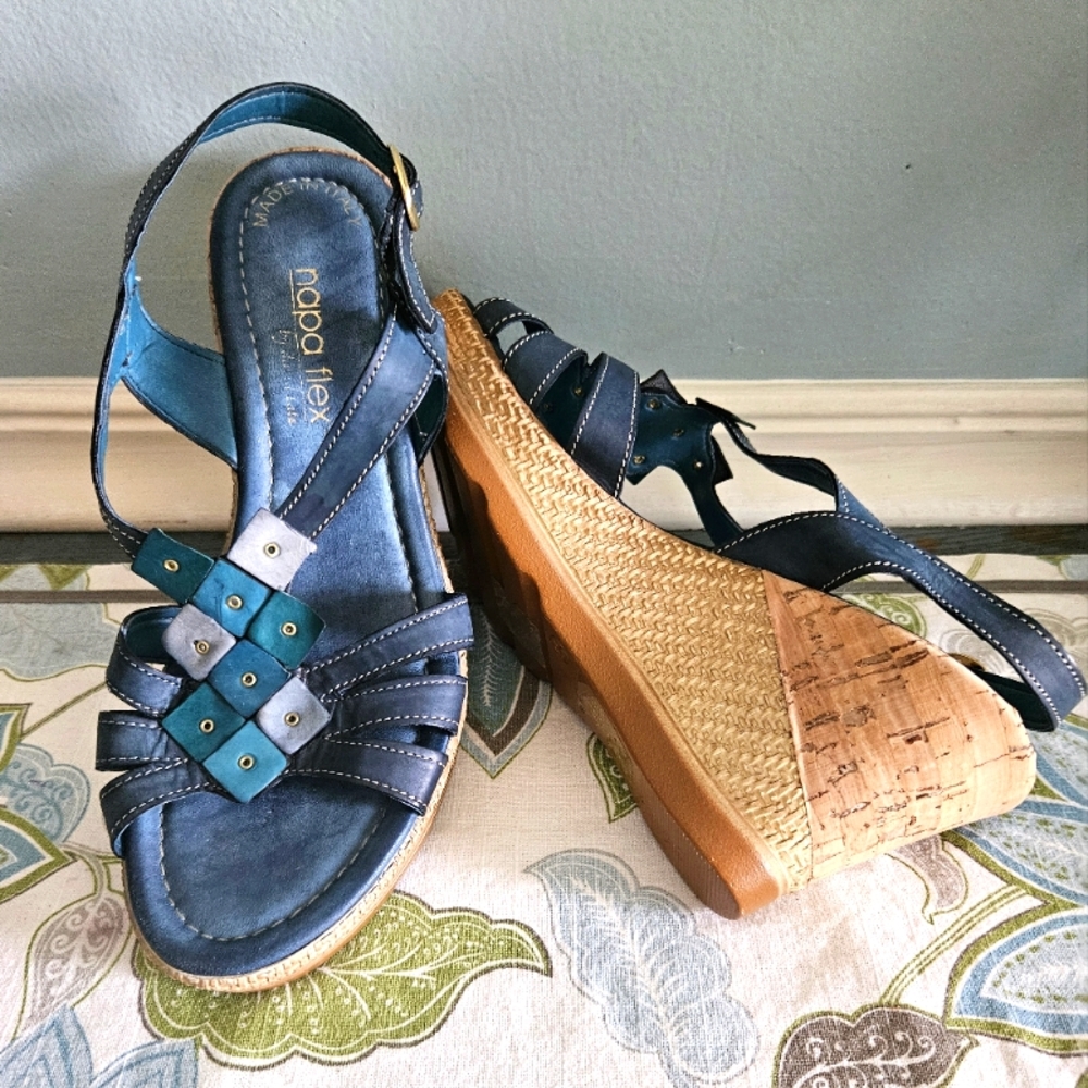 LIKE NEW Platform Wedge Sandals